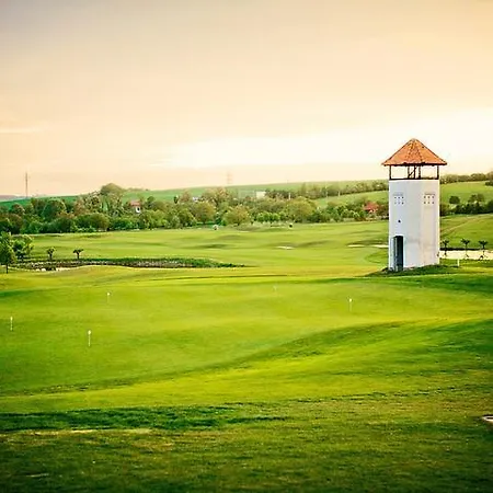Golf Hotel