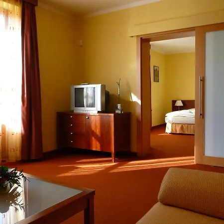 Golf Hotel
